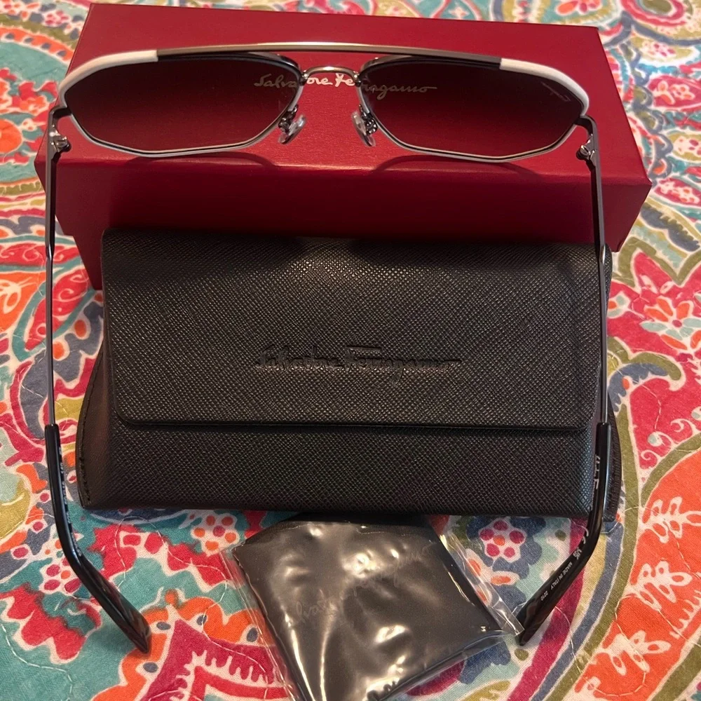 Salvatore Ferragamo sunglasses 303SL - Picture 5 of 10